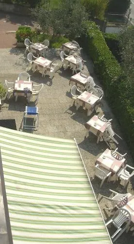 B&B Hotel Delle Rose Torri Del Benaco Italy