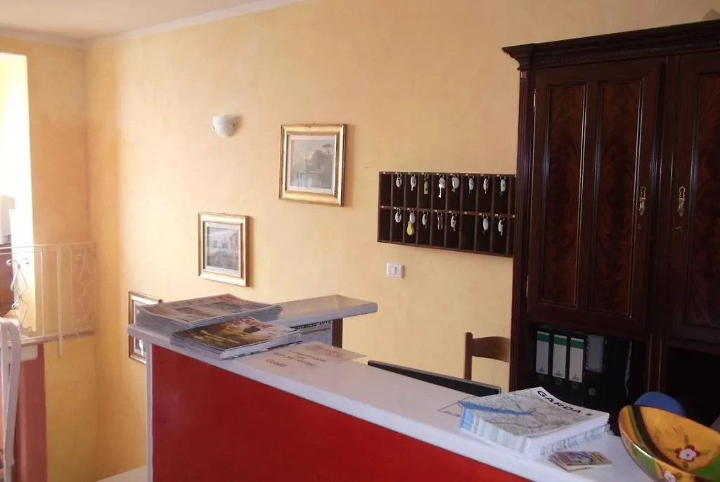 B&B Hotel Delle Rose Torri Del Benaco 0*,
