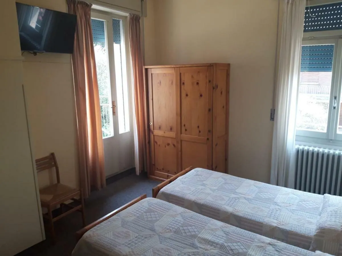 B&B Hotel Delle Rose Torri Del Benaco Italy
